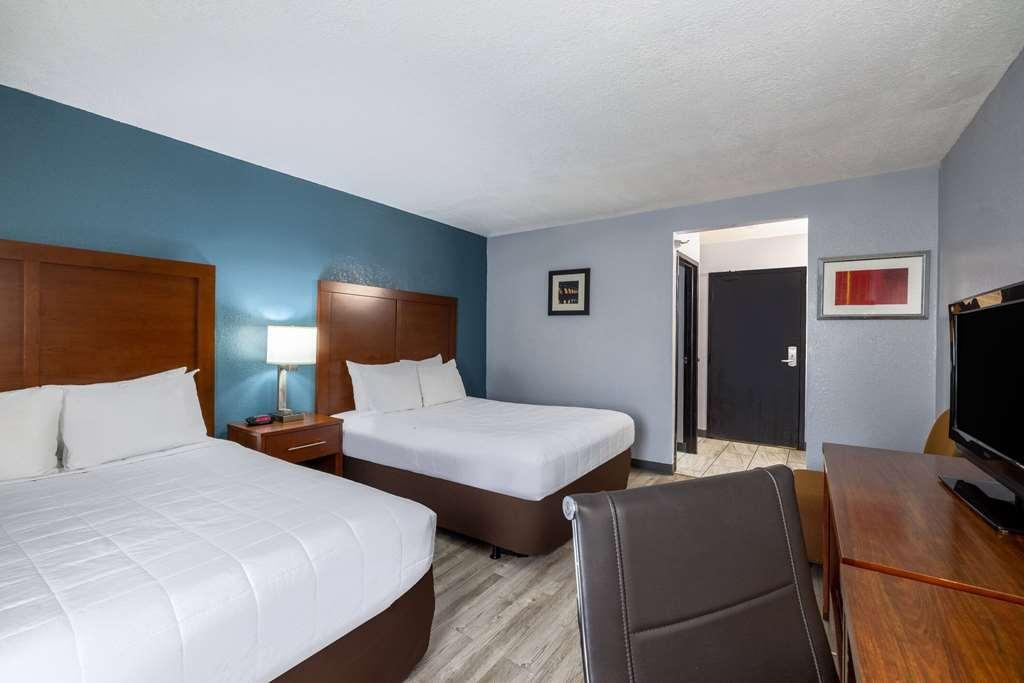 Travelodge By Wyndham Бруклін-Сентер Номер фото