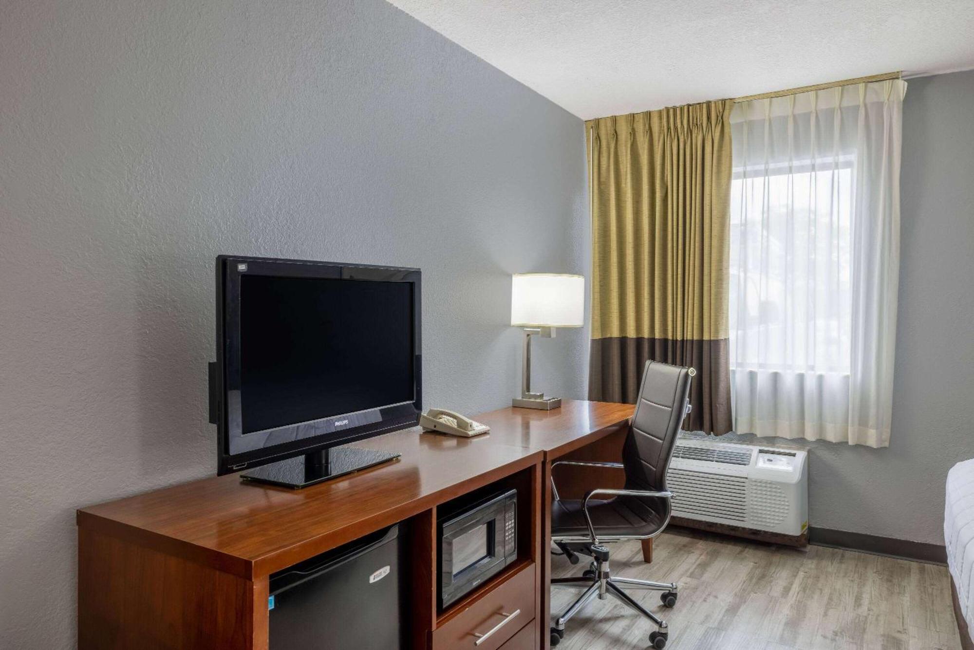 Travelodge By Wyndham Бруклін-Сентер Екстер'єр фото